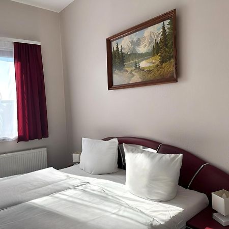 Hotel Km دارمشتاد المظهر الخارجي الصورة
