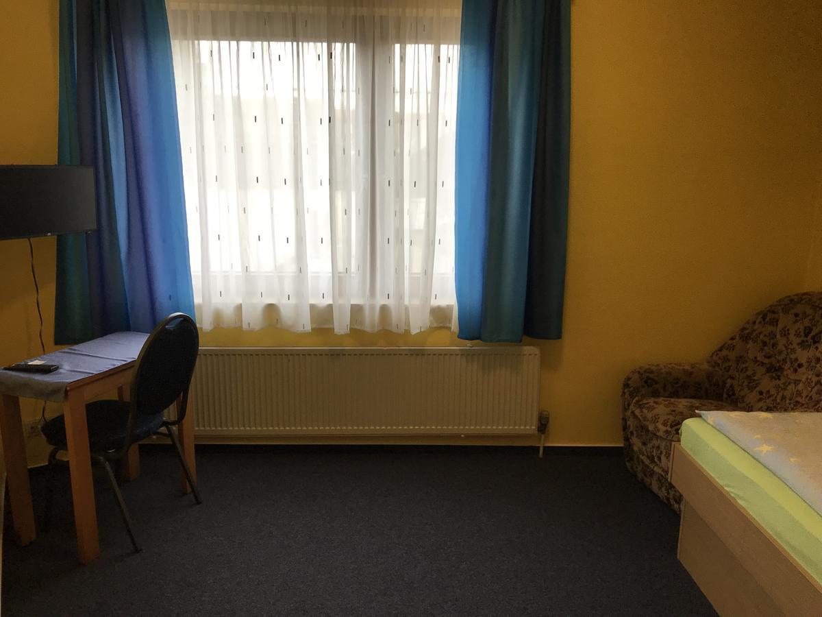 Hotel Km دارمشتاد المظهر الخارجي الصورة